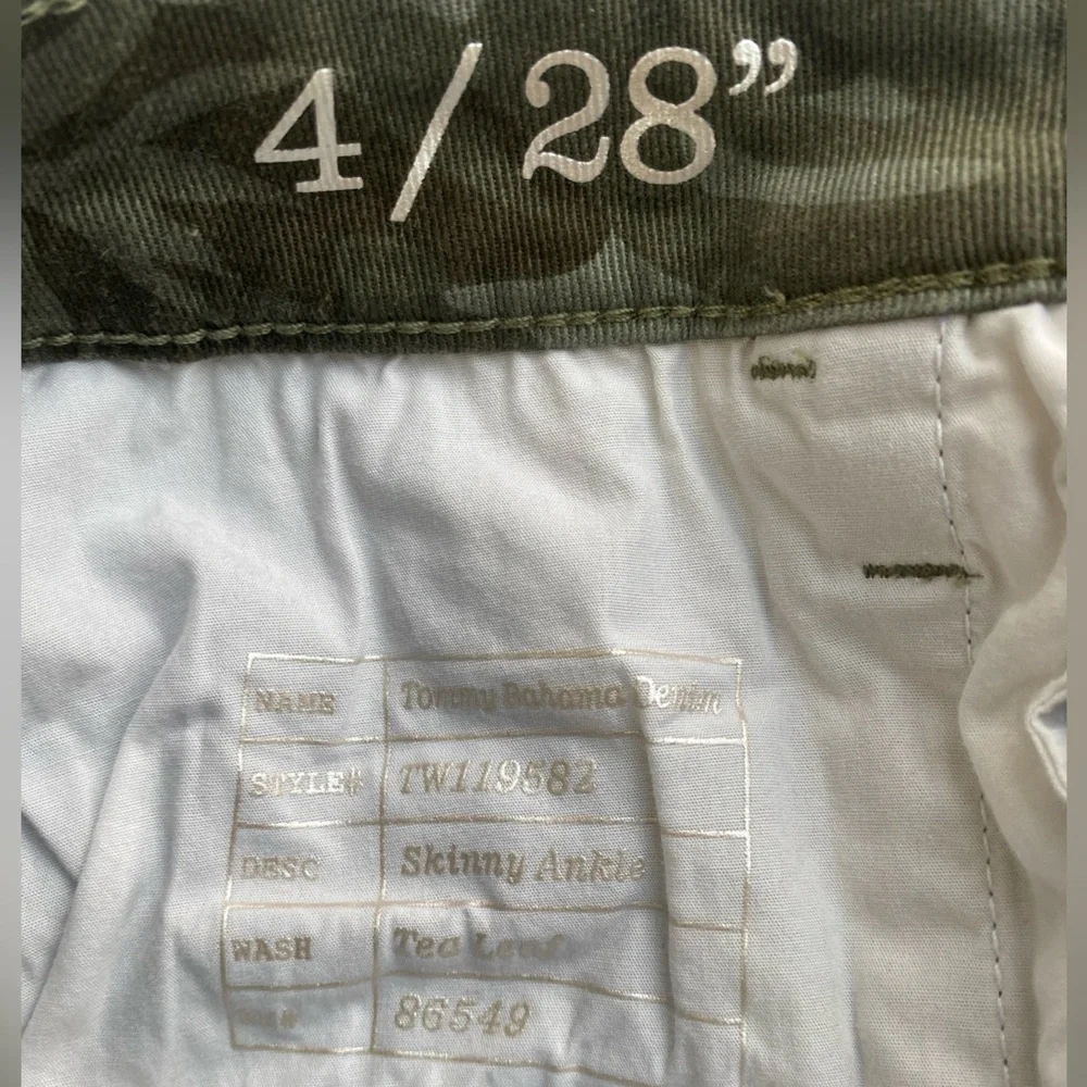 Tommy Bahama Camo Canvon Tea Leaf Ankle Jeans Women’s Size 4 / 26 Safari Jungle - Picture 4 of 8
